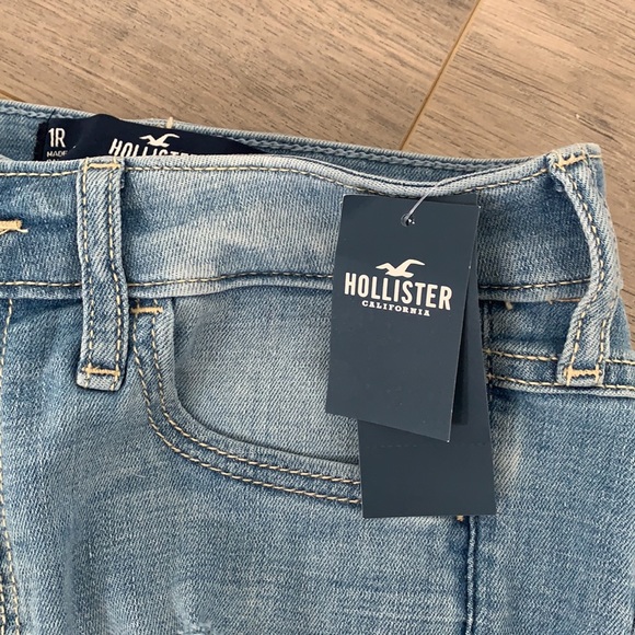 1R Hollister Jeans - Picture 2 of 4